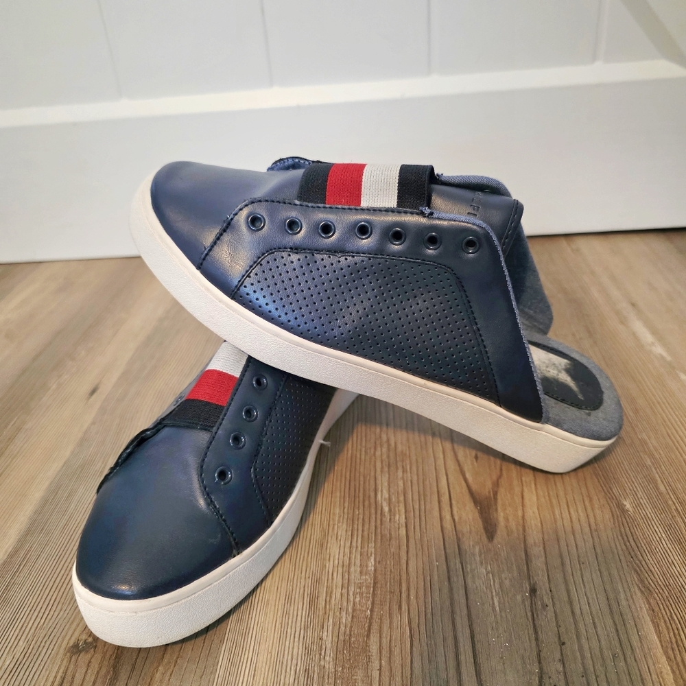Tommy Hilfiger Women size 10 slip on mule sneakers No Shoe Strings